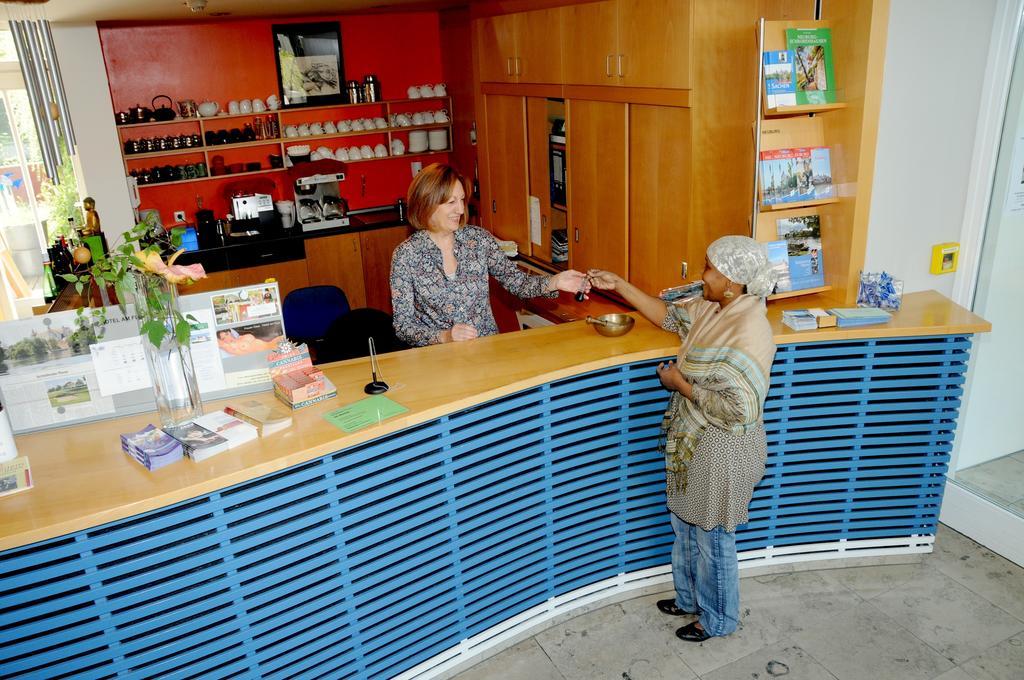 埃姆夫鲁斯酒店 多瑙河畔诺伊堡 外观 照片